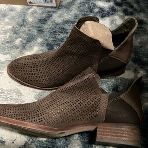 Vince camuto ankle booties